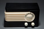 Deco Philco PT-35 Radio in Black Plaskon w/ Ivory Trim